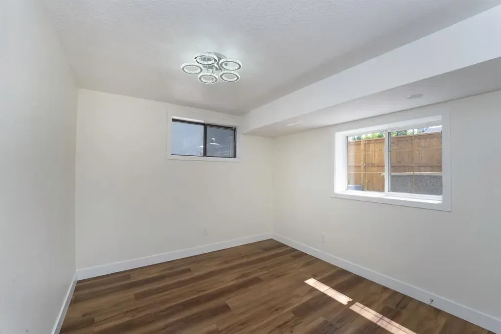 140 Whitworth Way