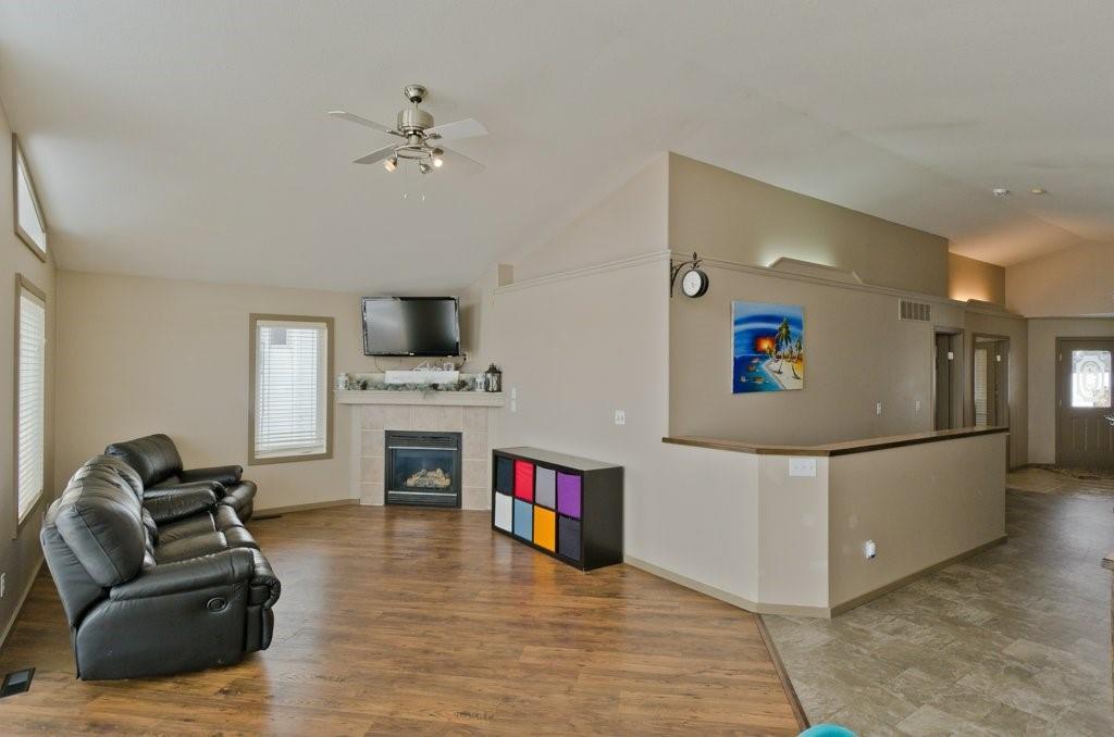 523 pioneer Avenue, (MLS® C4291343) See this property for sale in