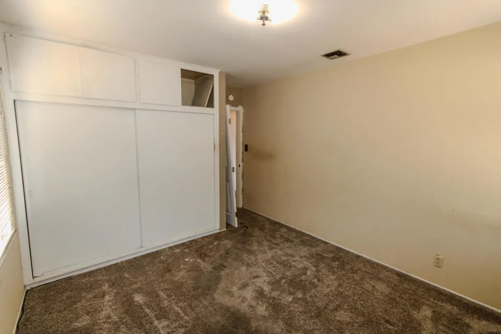 945 W J Street
