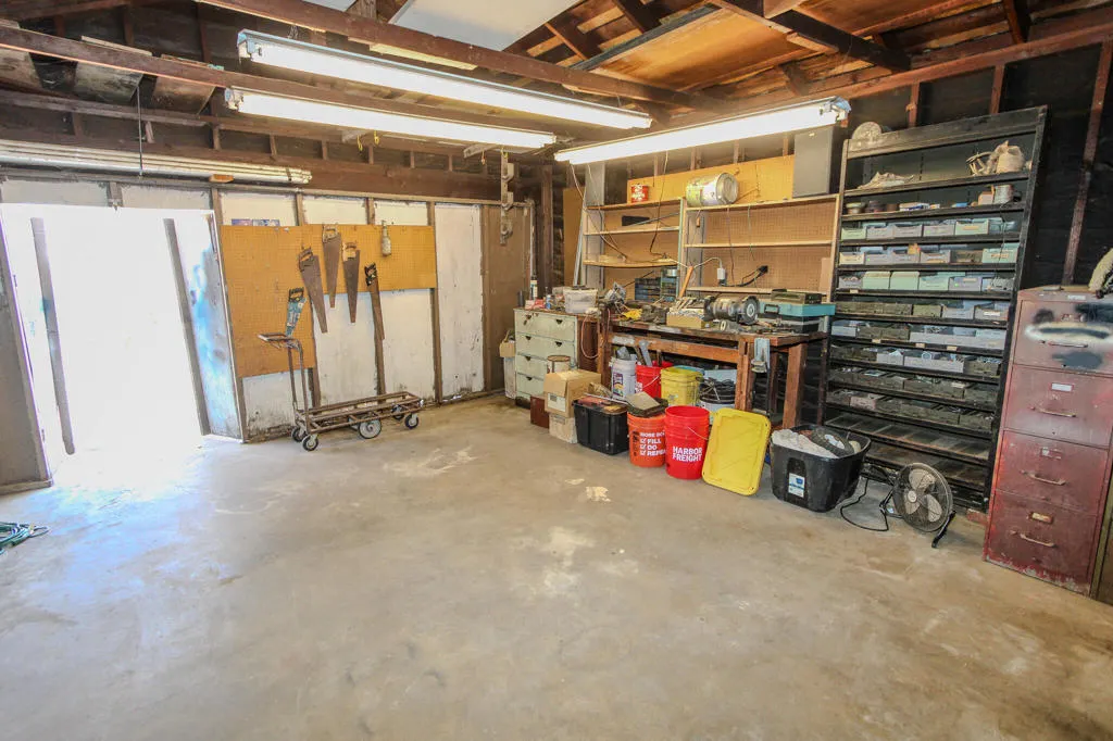 945 W J Street