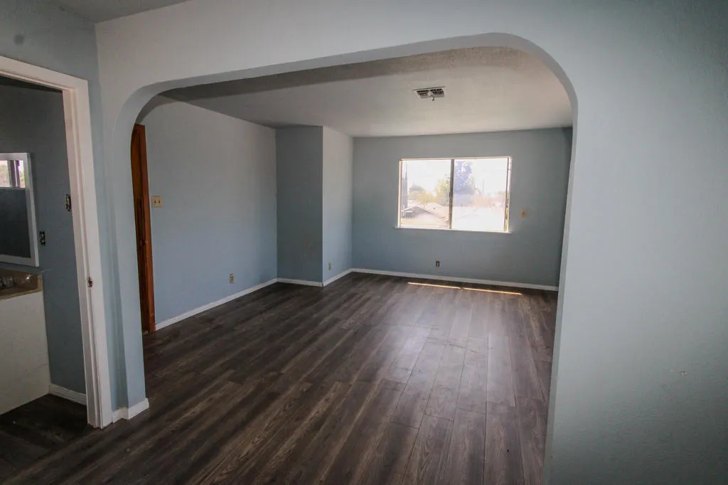 945 W J Street