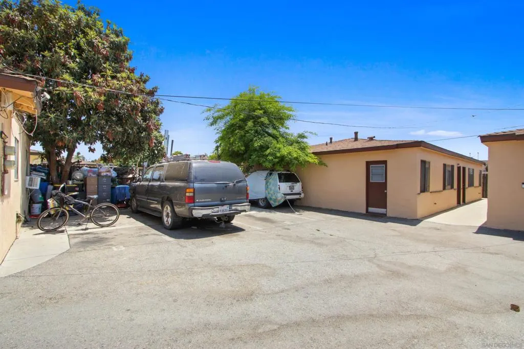 2348 Valwood Ave