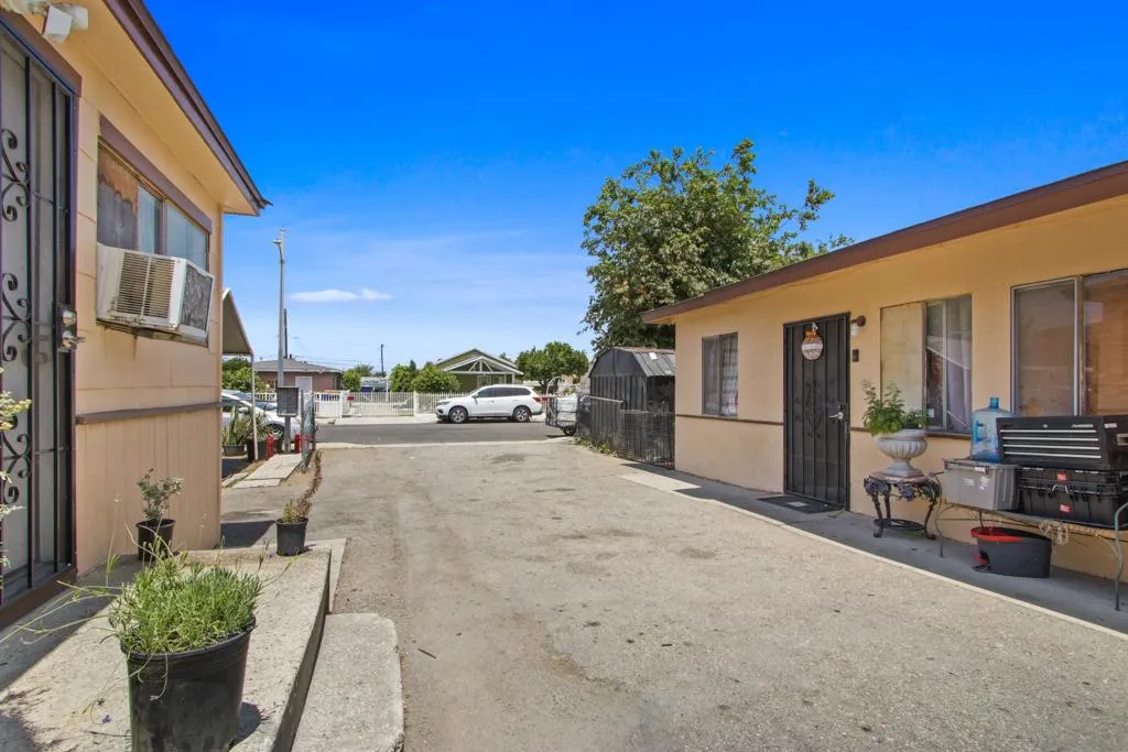 2348 Valwood Ave