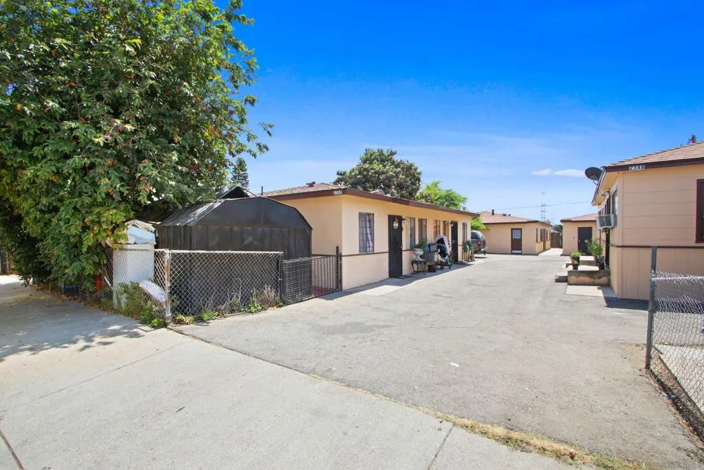 2348 Valwood Ave