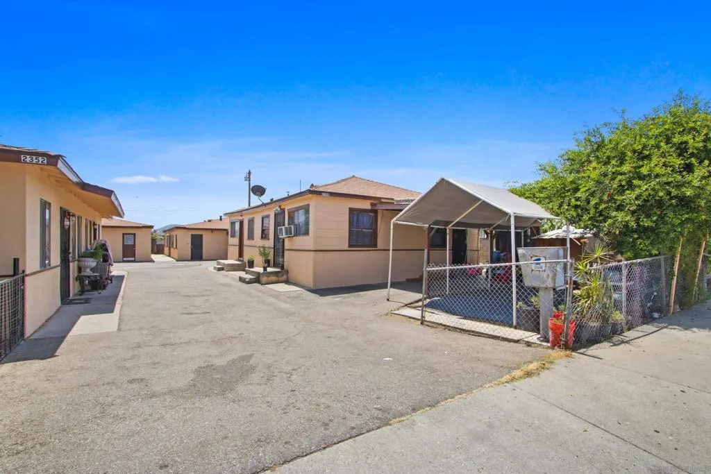 2348 Valwood Ave