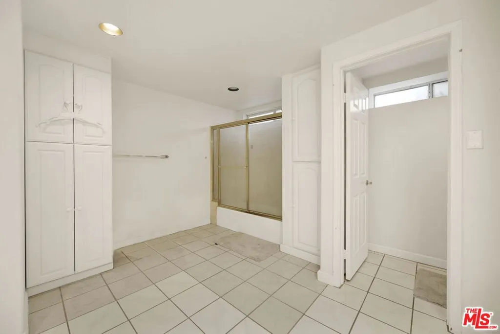 2200 Shenandoah Lane