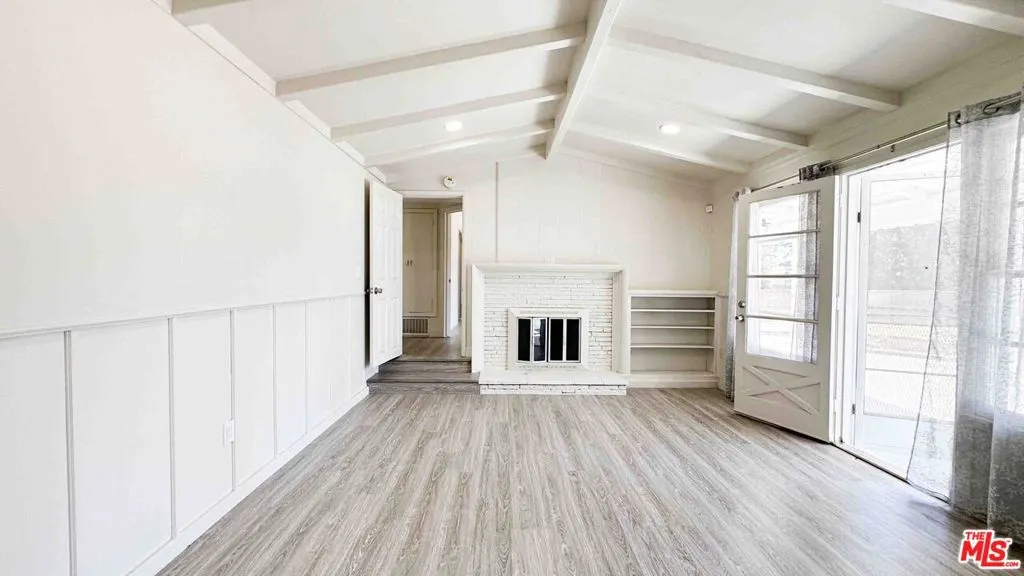 565 W El Morado Court
