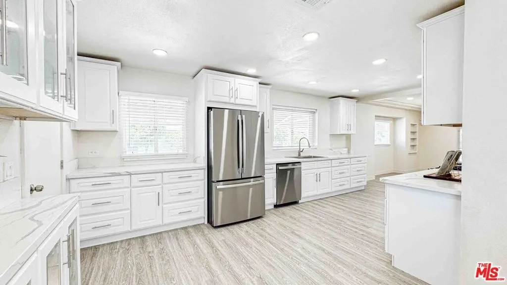 565 W El Morado Court