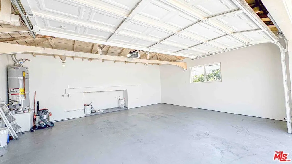 565 W El Morado Court