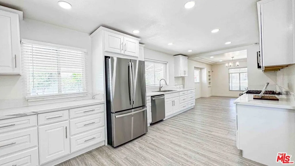 565 W El Morado Court