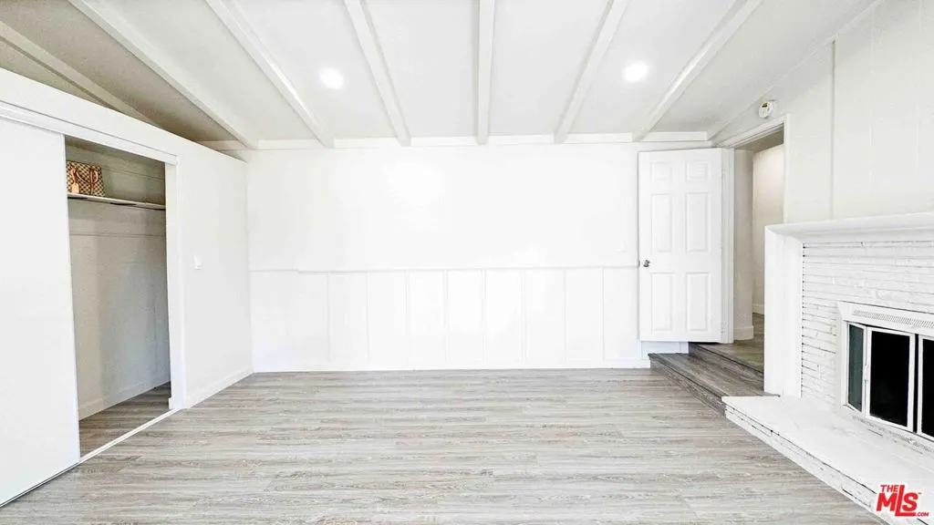565 W El Morado Court