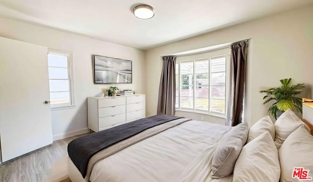 565 W El Morado Court