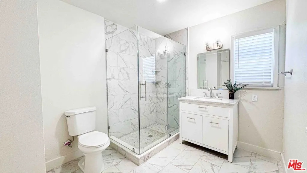 565 W El Morado Court