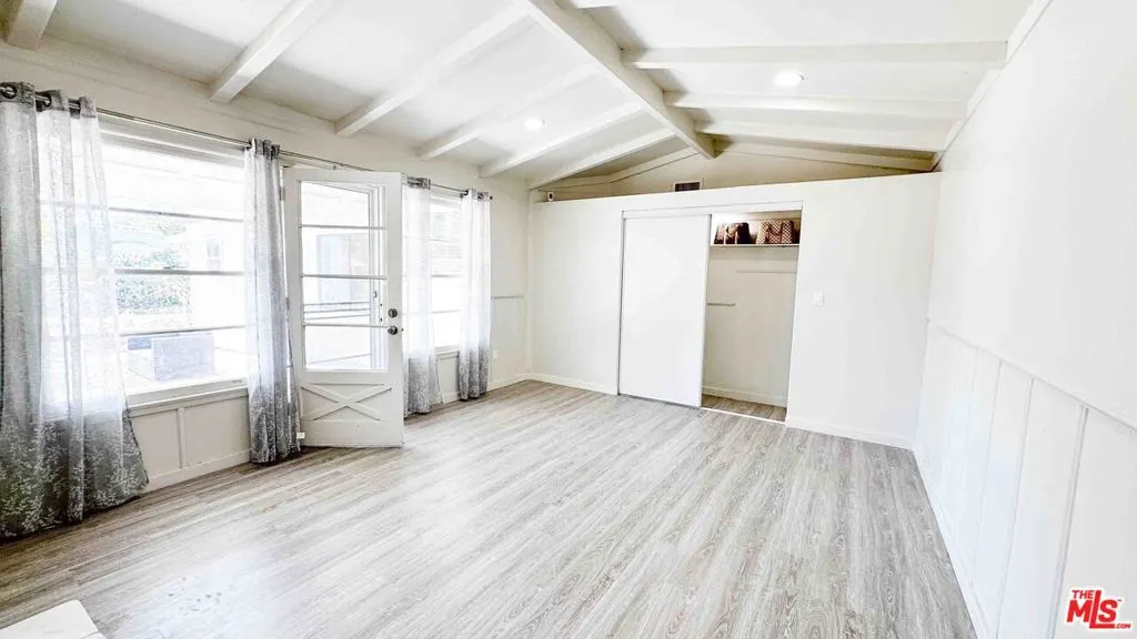 565 W El Morado Court