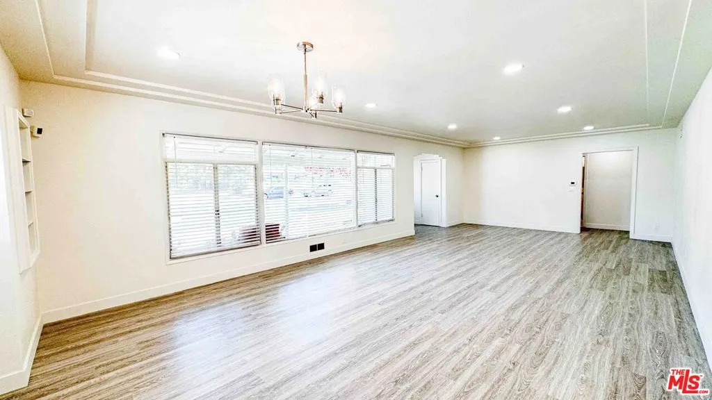 565 W El Morado Court