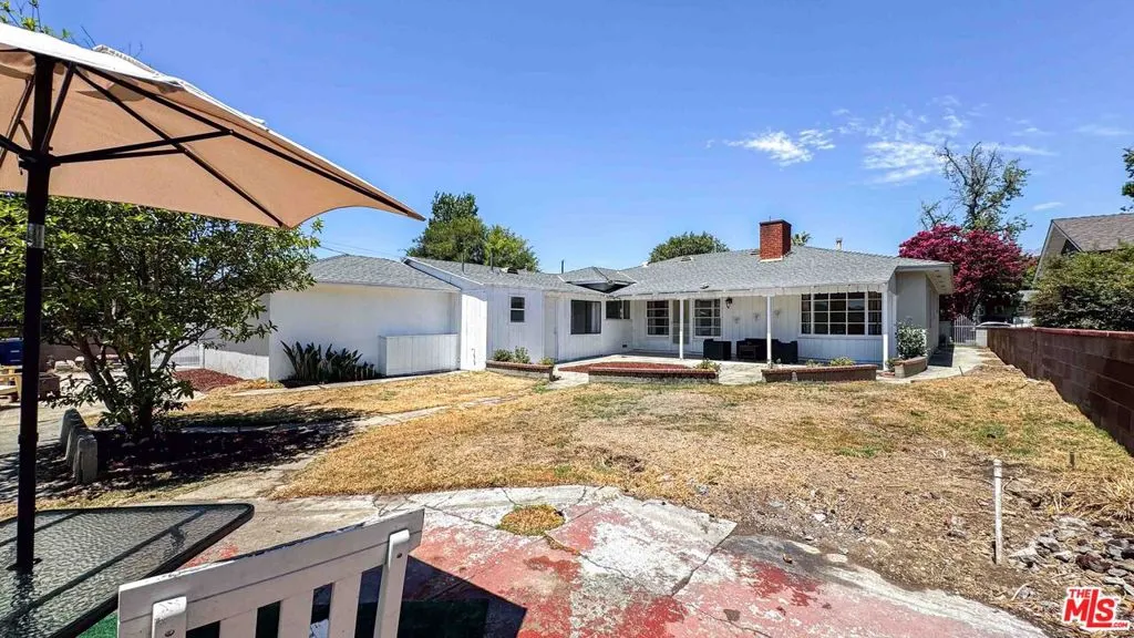 565 W El Morado Court
