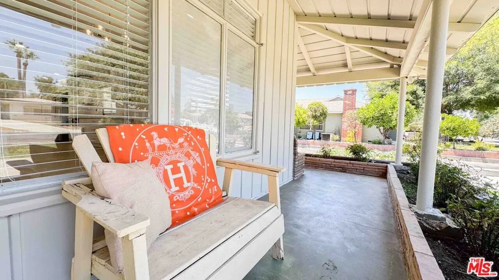 565 W El Morado Court