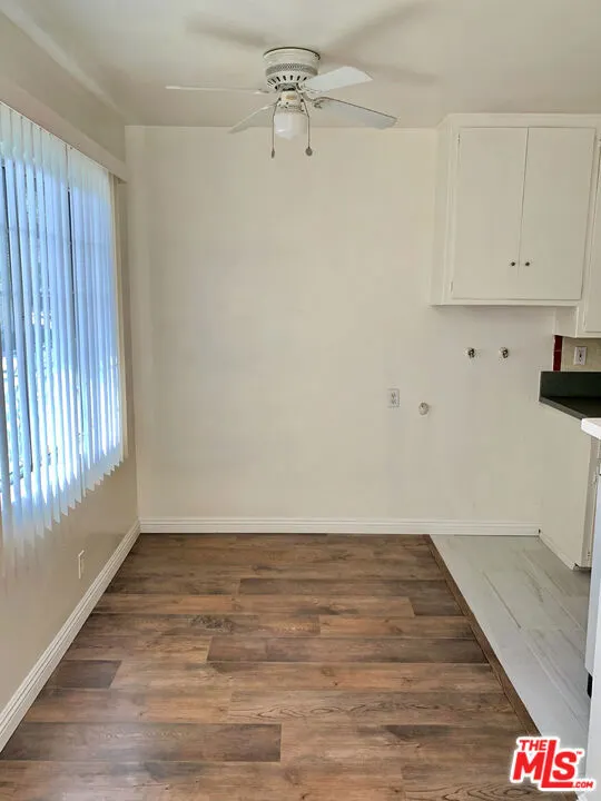 305 E Navilla Place