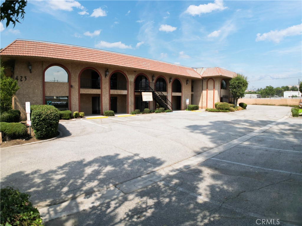425 W Bonita Avenue