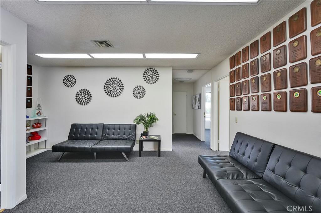 425 W Bonita Avenue
