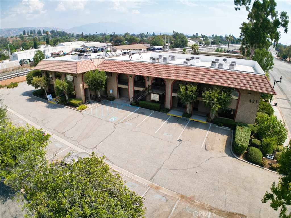 425 W Bonita Avenue