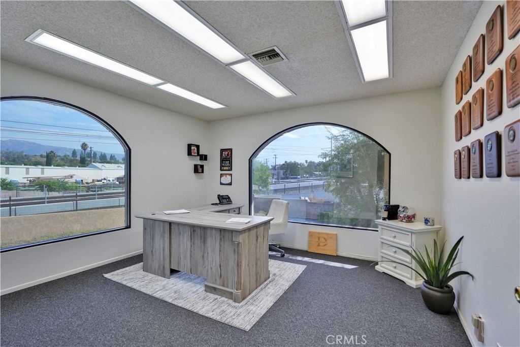 425 W Bonita Avenue