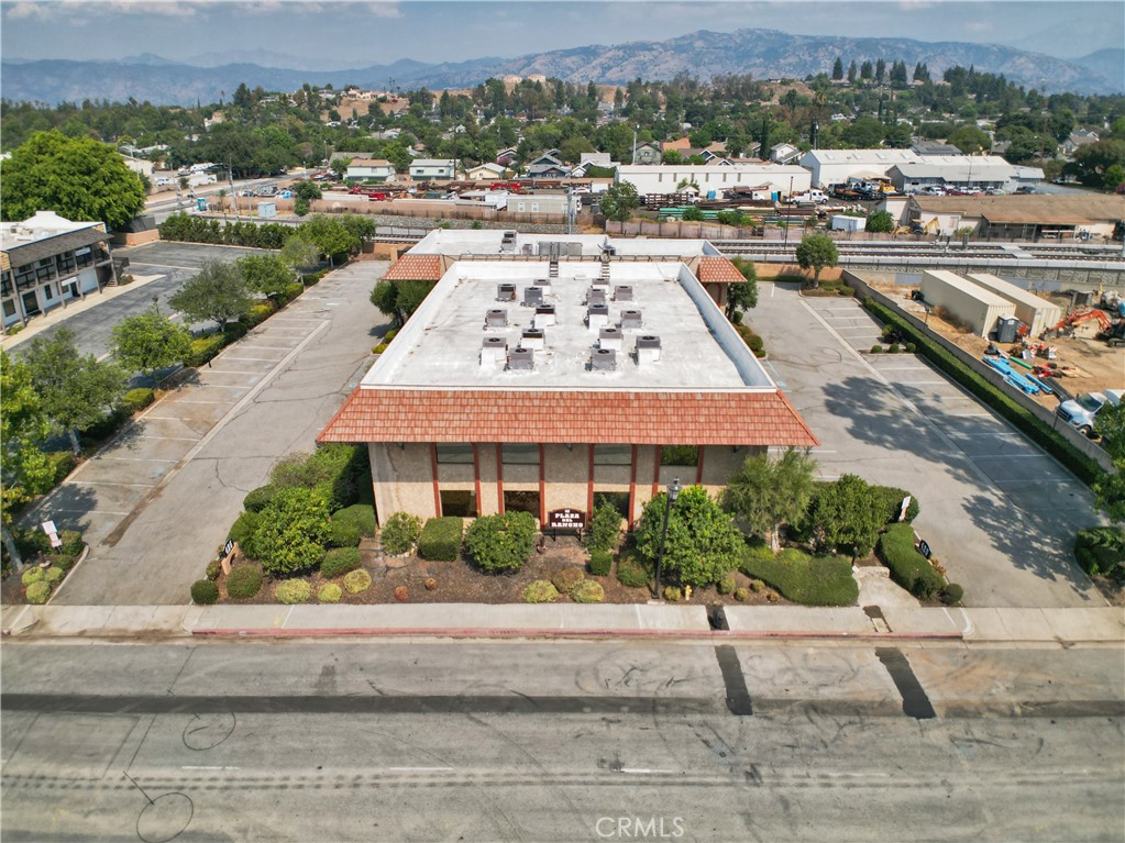 425 W Bonita Avenue