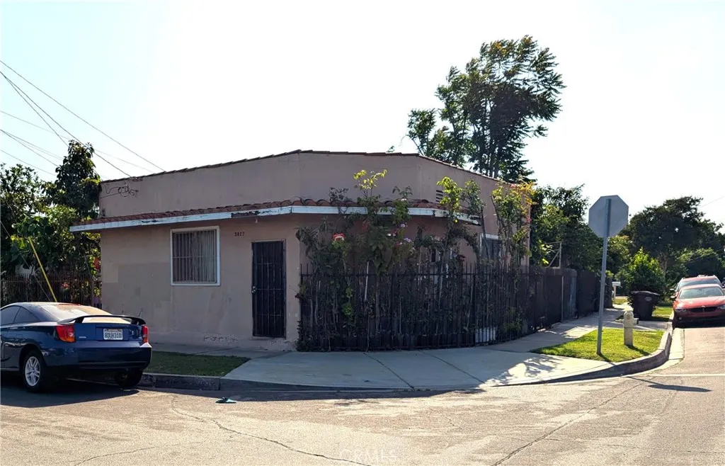 3827 Pine Avenue