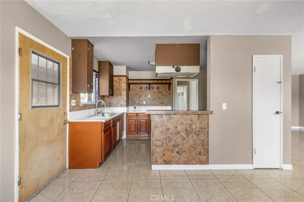 1163 W 3rd Street
