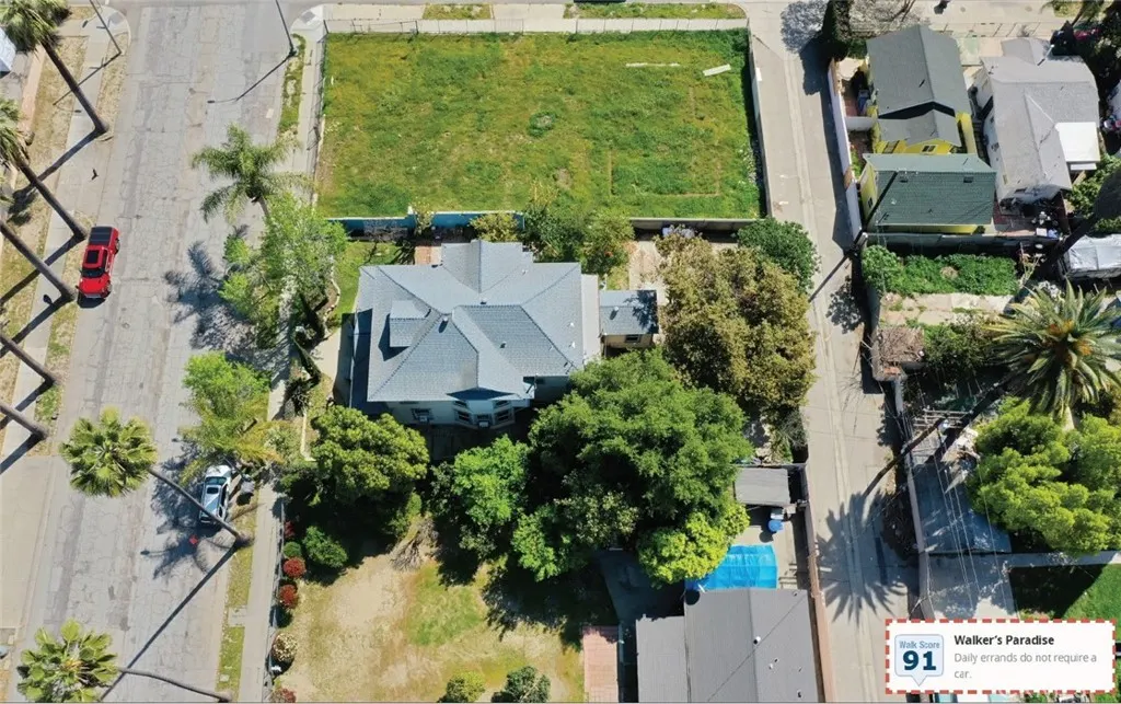724 W 2nd Street