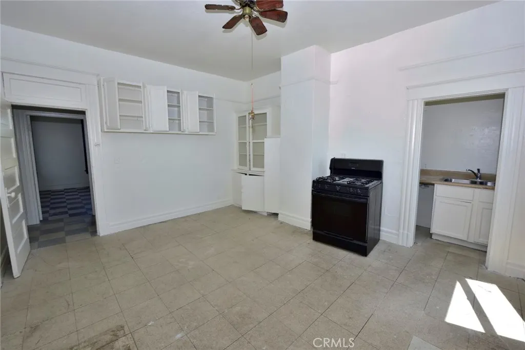 724 W 2nd Street