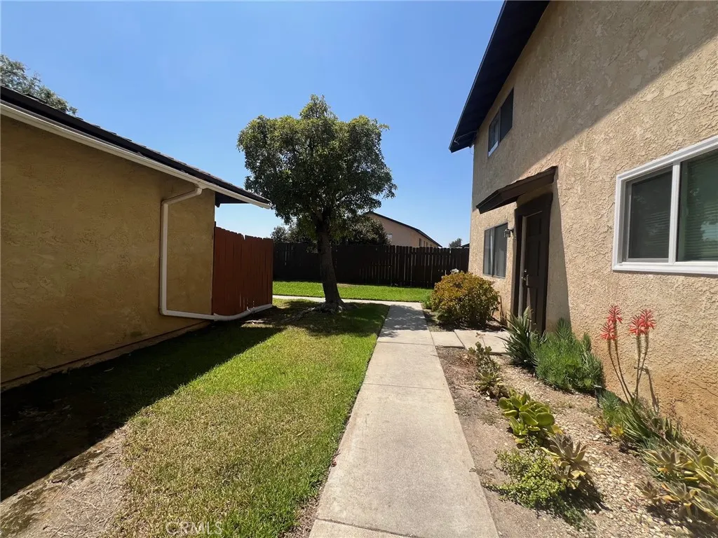 1727 E Natalie Avenue