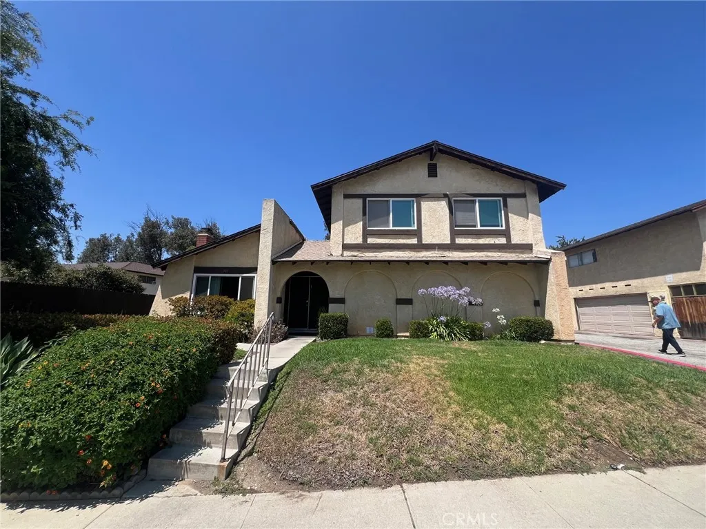 1727 E Natalie Avenue
