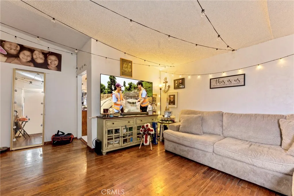 11203 Redberry Street
