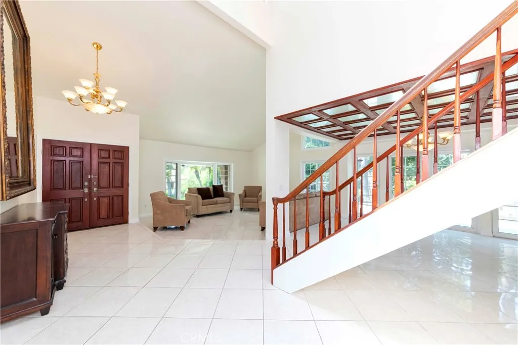 3025 E Hillside Drive