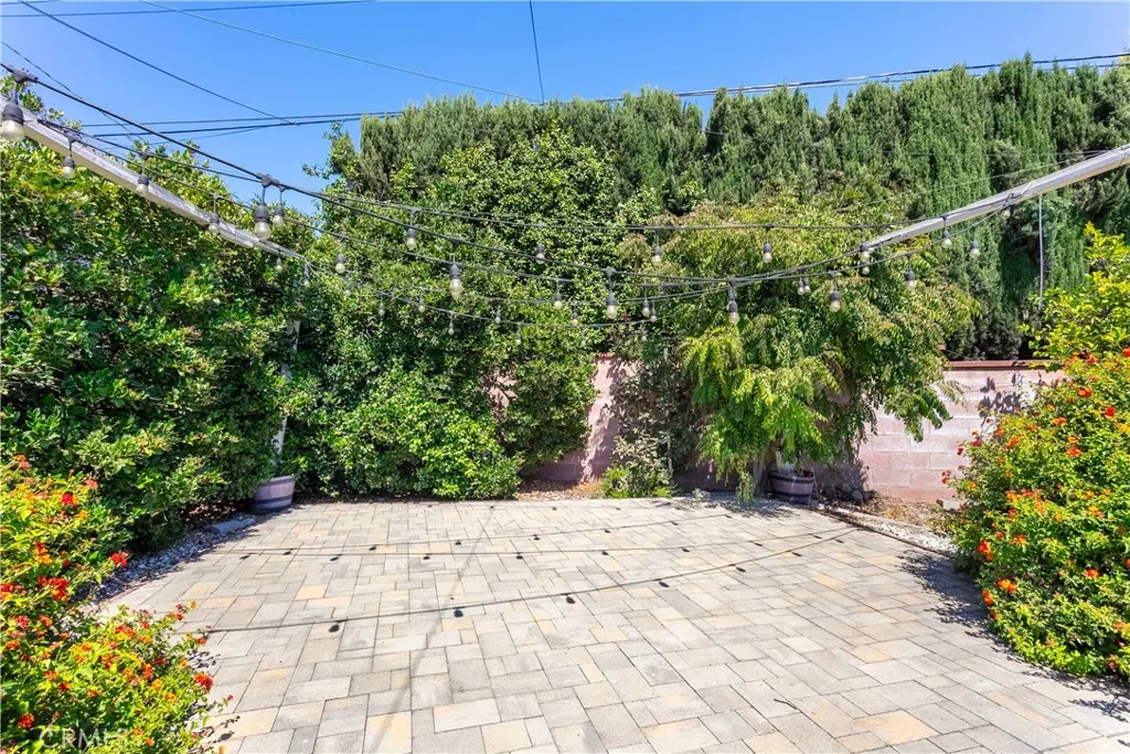 1151 E Mountain View Avenue