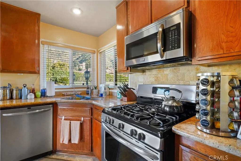 485 Wedgewood Court