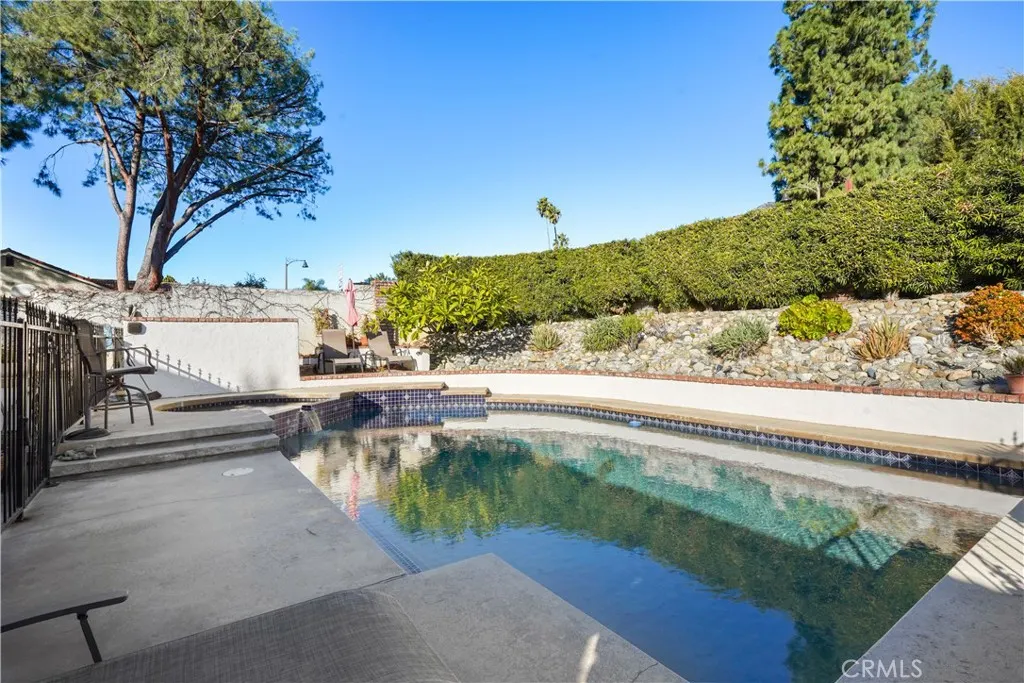 485 Wedgewood Court