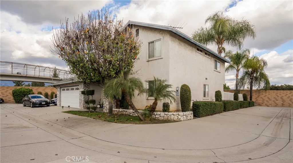 700 W 2nd Street