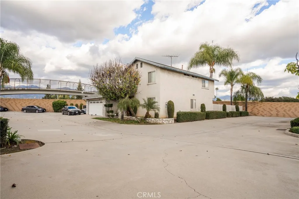 700 W 2nd Street