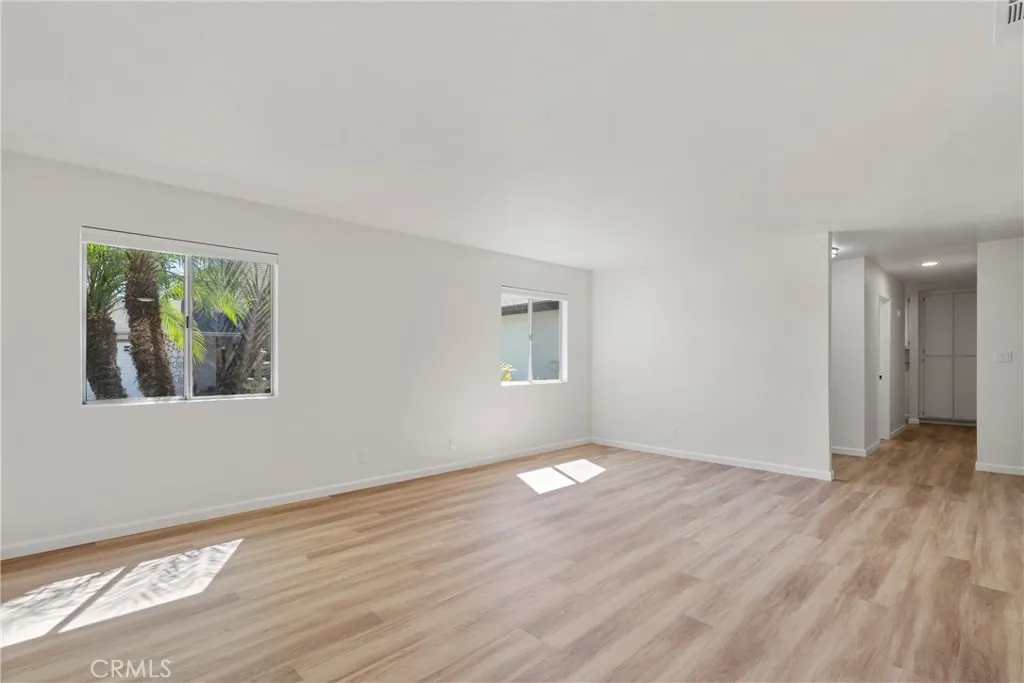 700 W 2nd Street