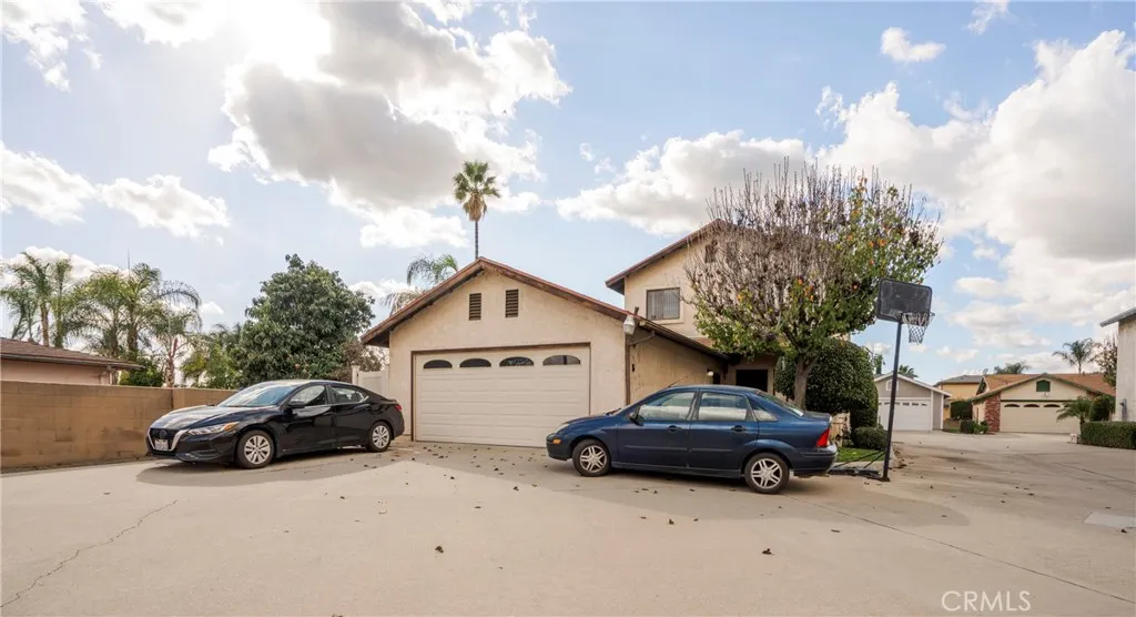 700 W 2nd Street