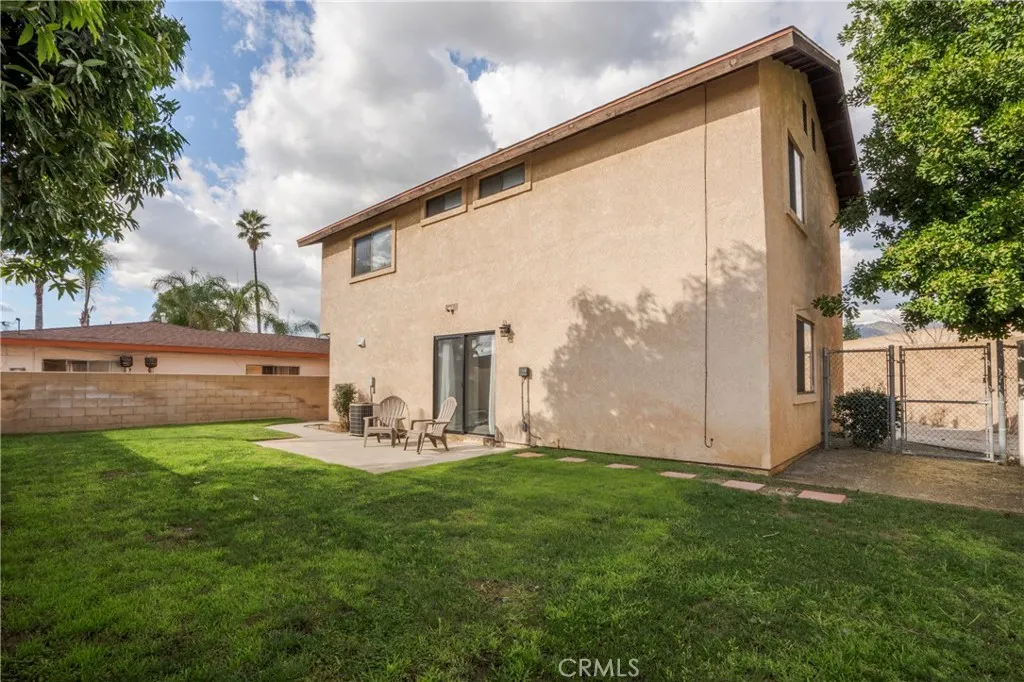 700 W 2nd Street