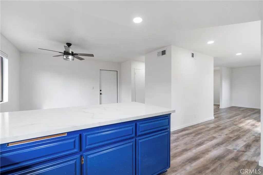 700 W 2nd Street