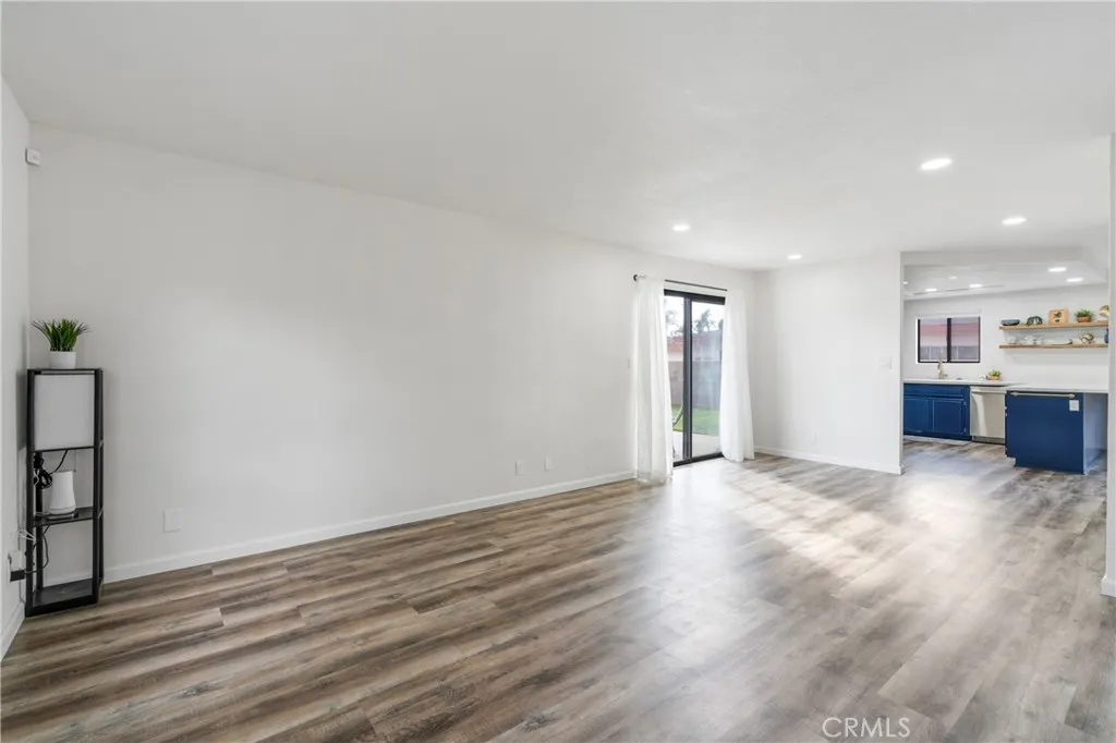 700 W 2nd Street