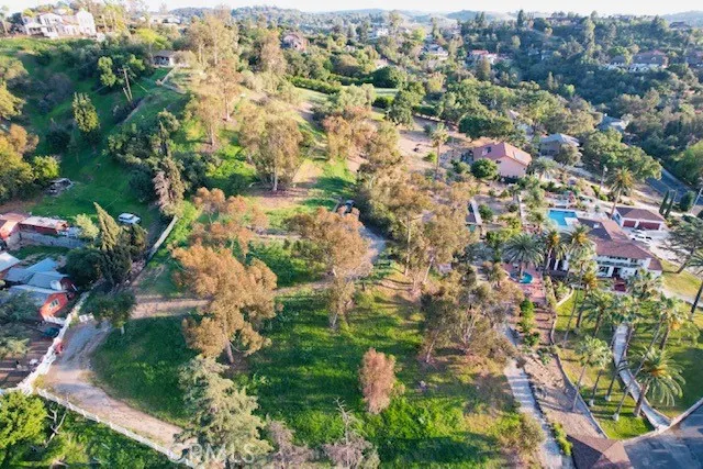 402 DE ANZA HEIGHTS  DR