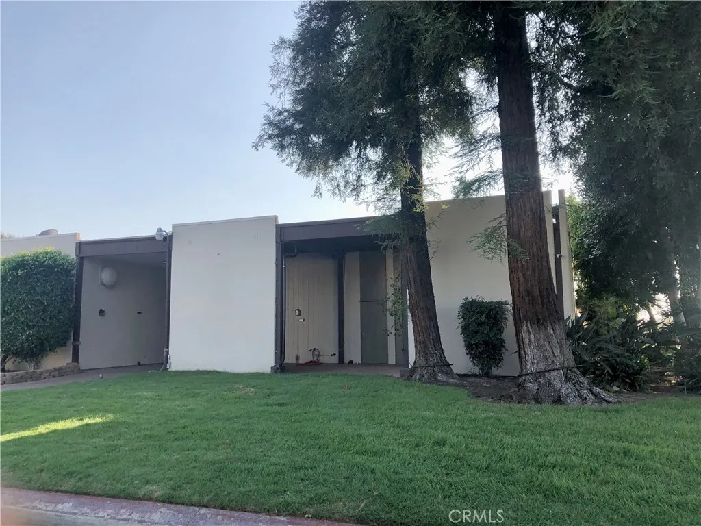 4095 Fruit Street, #411