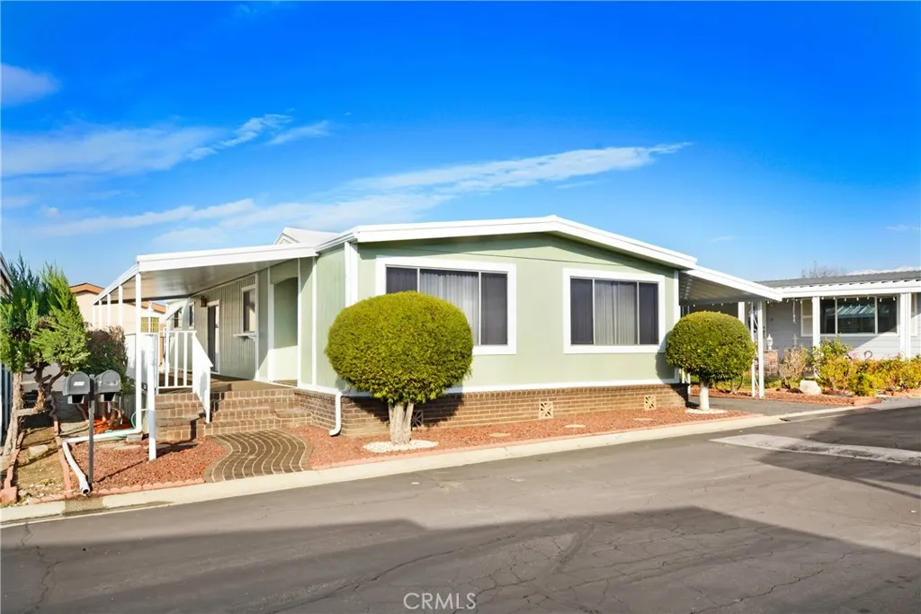 4095 Fruit Street, #411