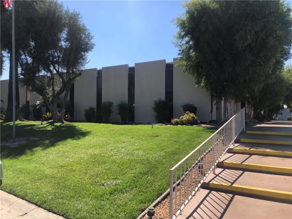 4095 Fruit Street, #411