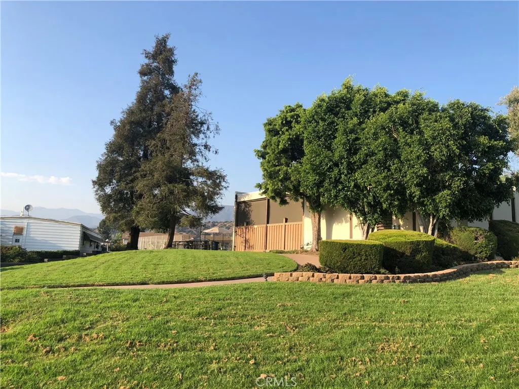 4095 Fruit Street, #411